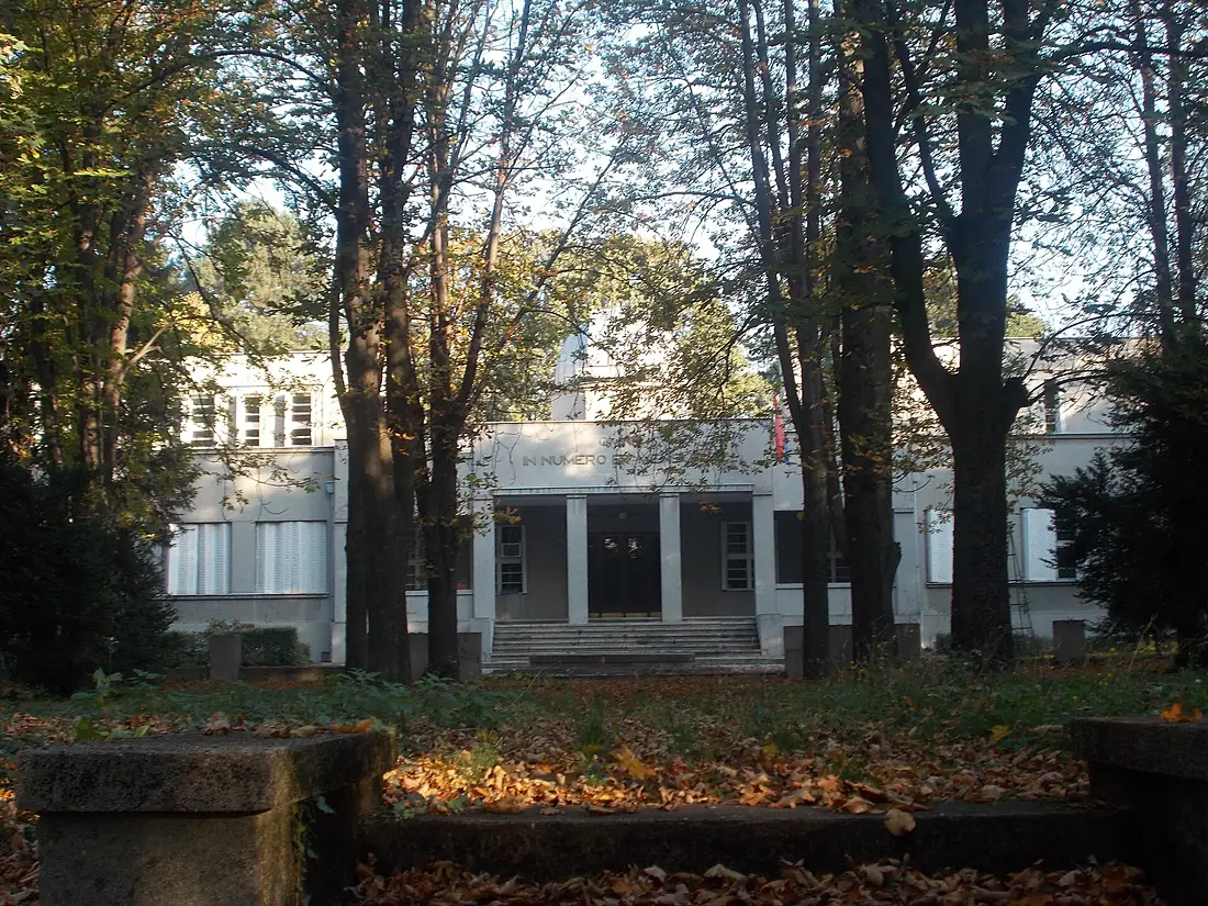 Administrative building of the Belgrade observatory (2013) (2)