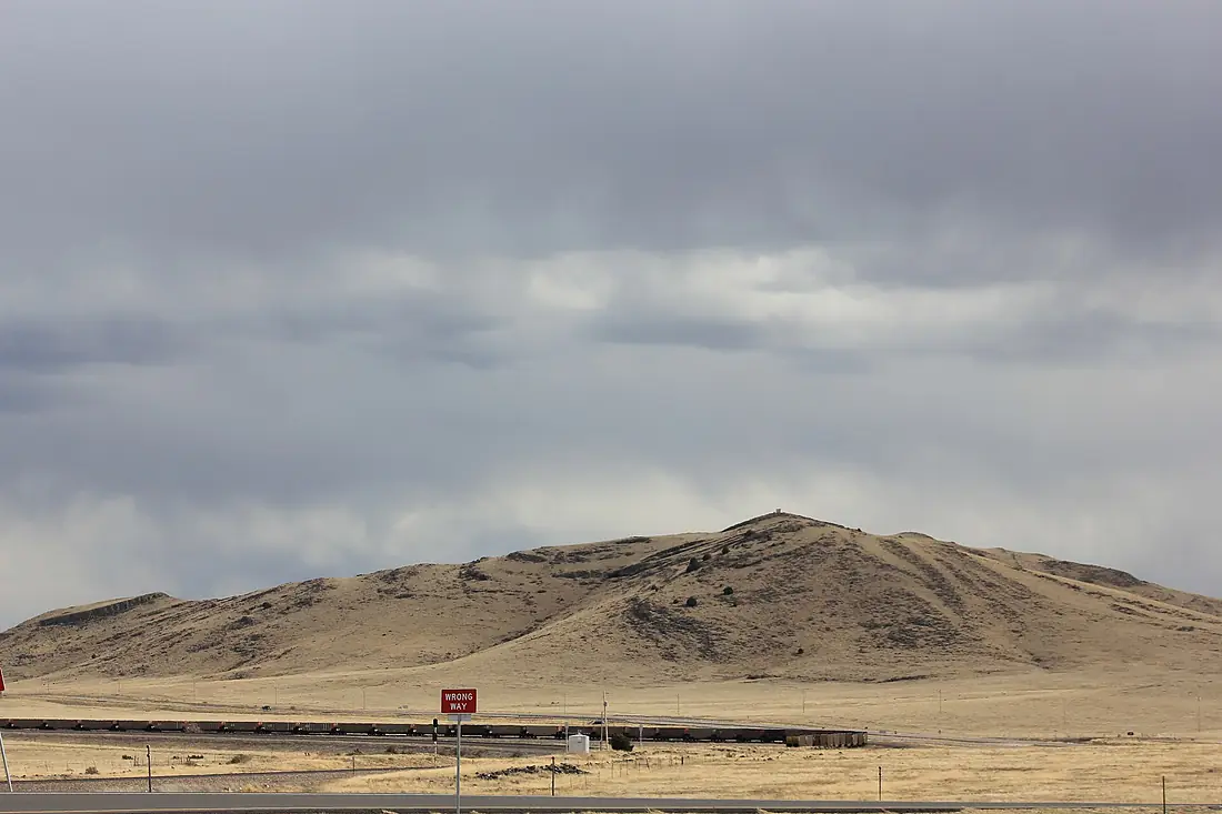 A volcano in the Raton-Clayton Volcanic Field southeast of Capulin Volcano (606339c6-3443-4cda-8753-a5a22d88d82e)