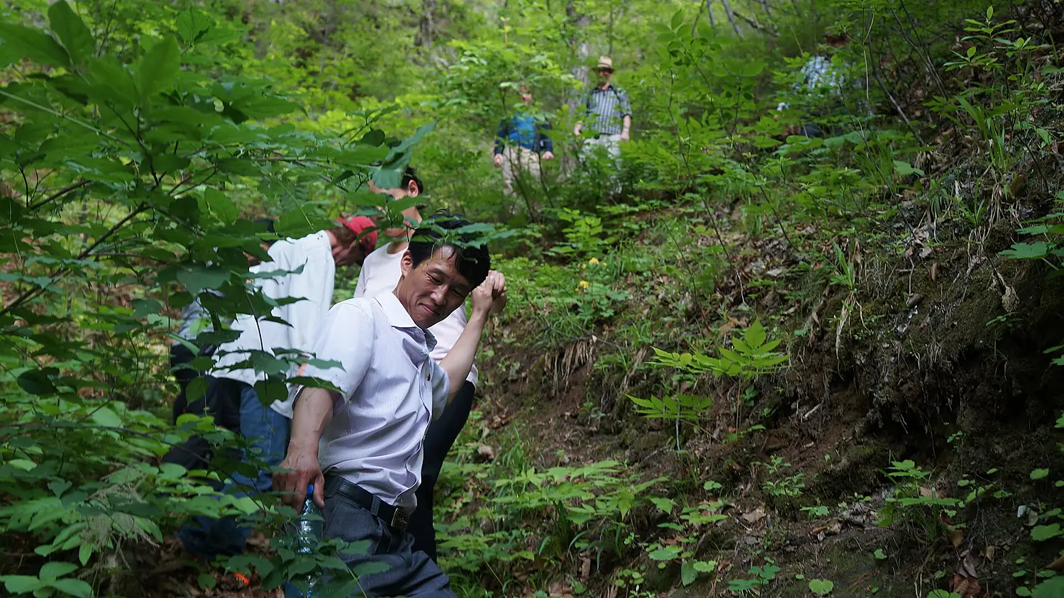 Hiking in the Chilbo Mountains (14375774737)