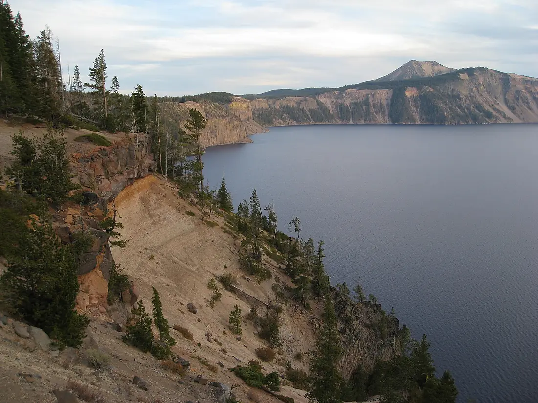 Along Crater Lake northern rim (3062926509)
