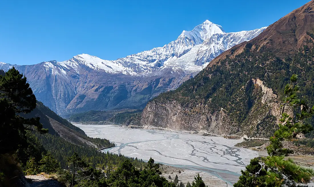 Dhaulagiri and Kali-Gandaki river valley