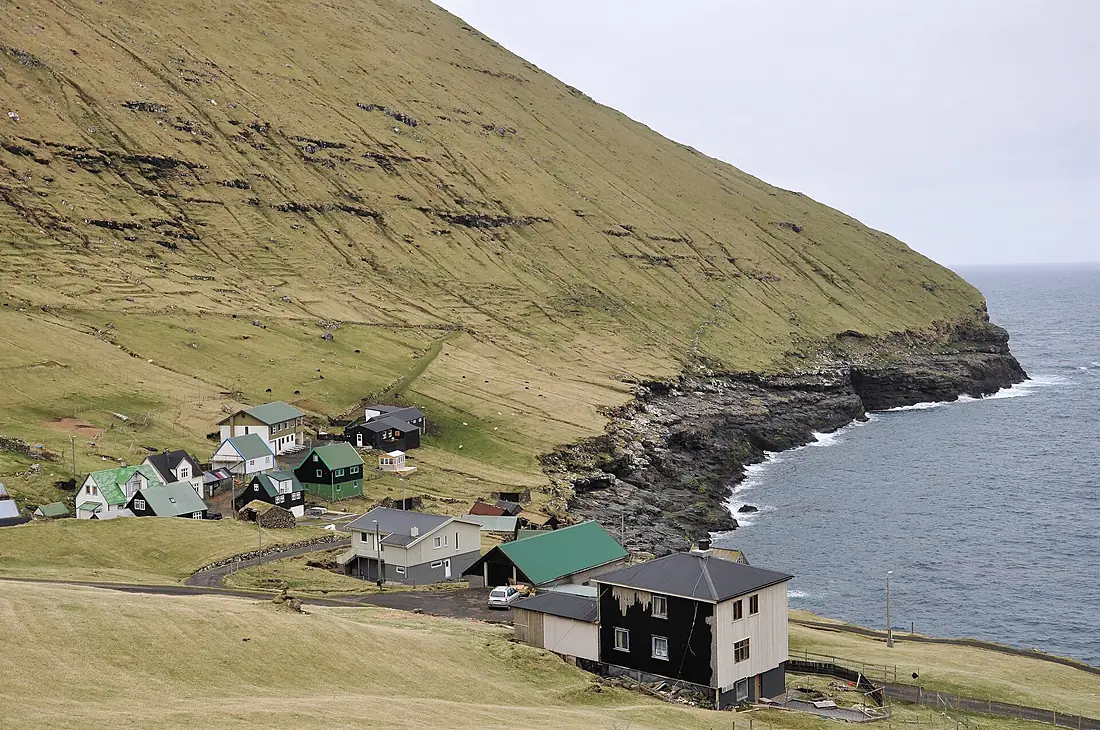 Faroe Islands, Fugloy, Hattarvik (03), Uppi í Húsi