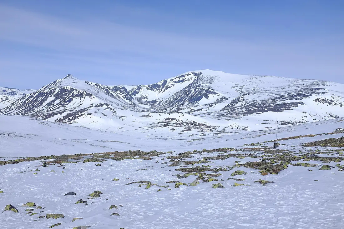 View from Hestbekken towards the Steinbudalen and Glittertinden in Jotunheimen