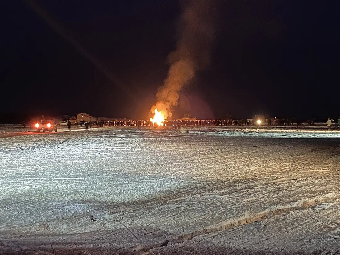 Bonfire, Great Slave Lake (52771697844)