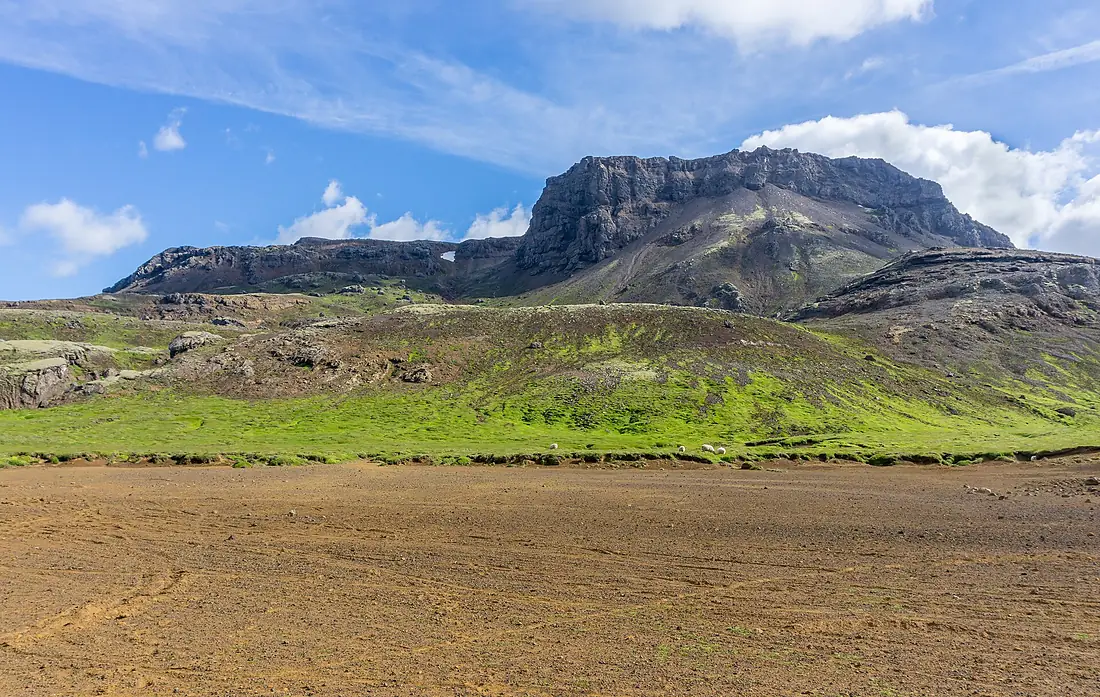 Bláfjöll, taken from the hiking trail Reykjavegur, Iceland 11