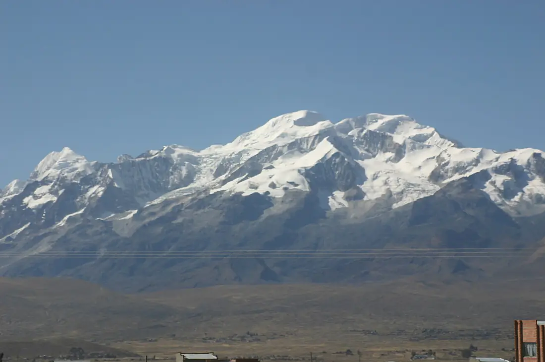 EL ILLAMPU, UNO DE LOS NEVADOS MAS ALTOS DE BOLIVIA