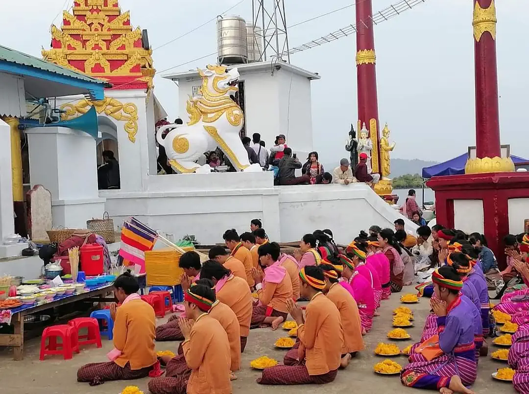 InDawGyi Pagoda Lake