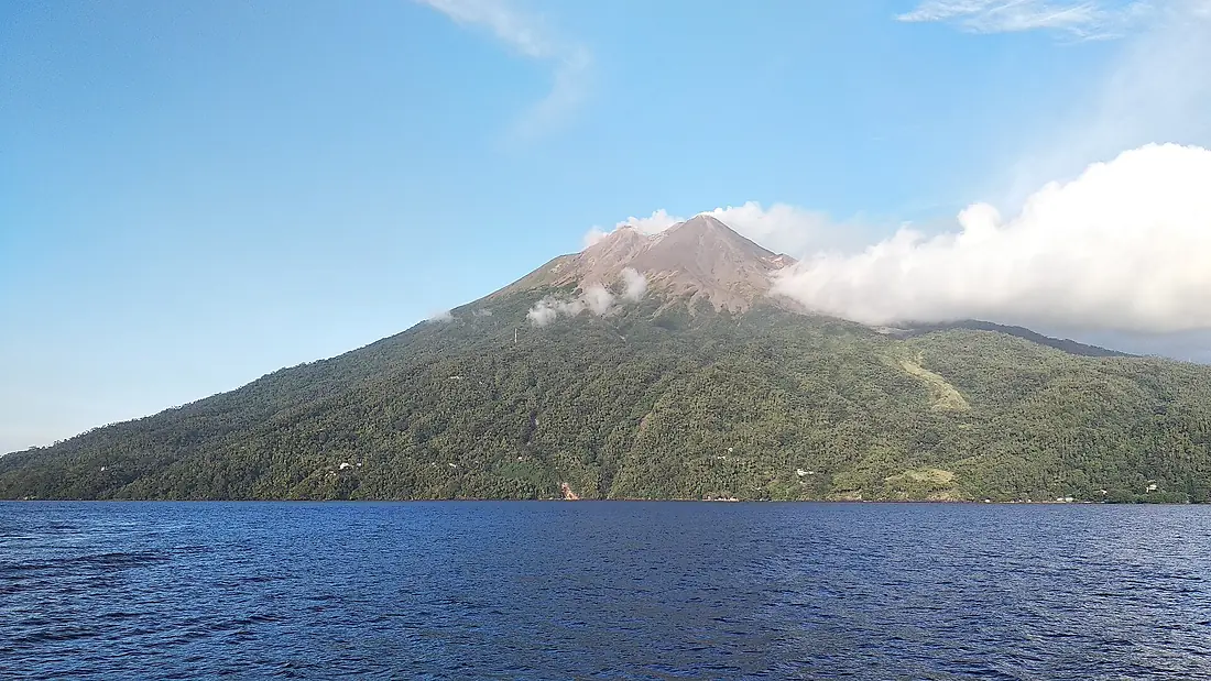 Puncak Gunung Karangetang