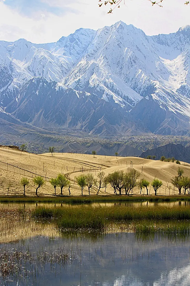 Desert, Water and Moutain in Katpana Skardu Baltitsan