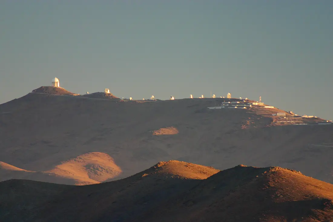 Observatoire de LaSilla depuis la route de Las Campanas