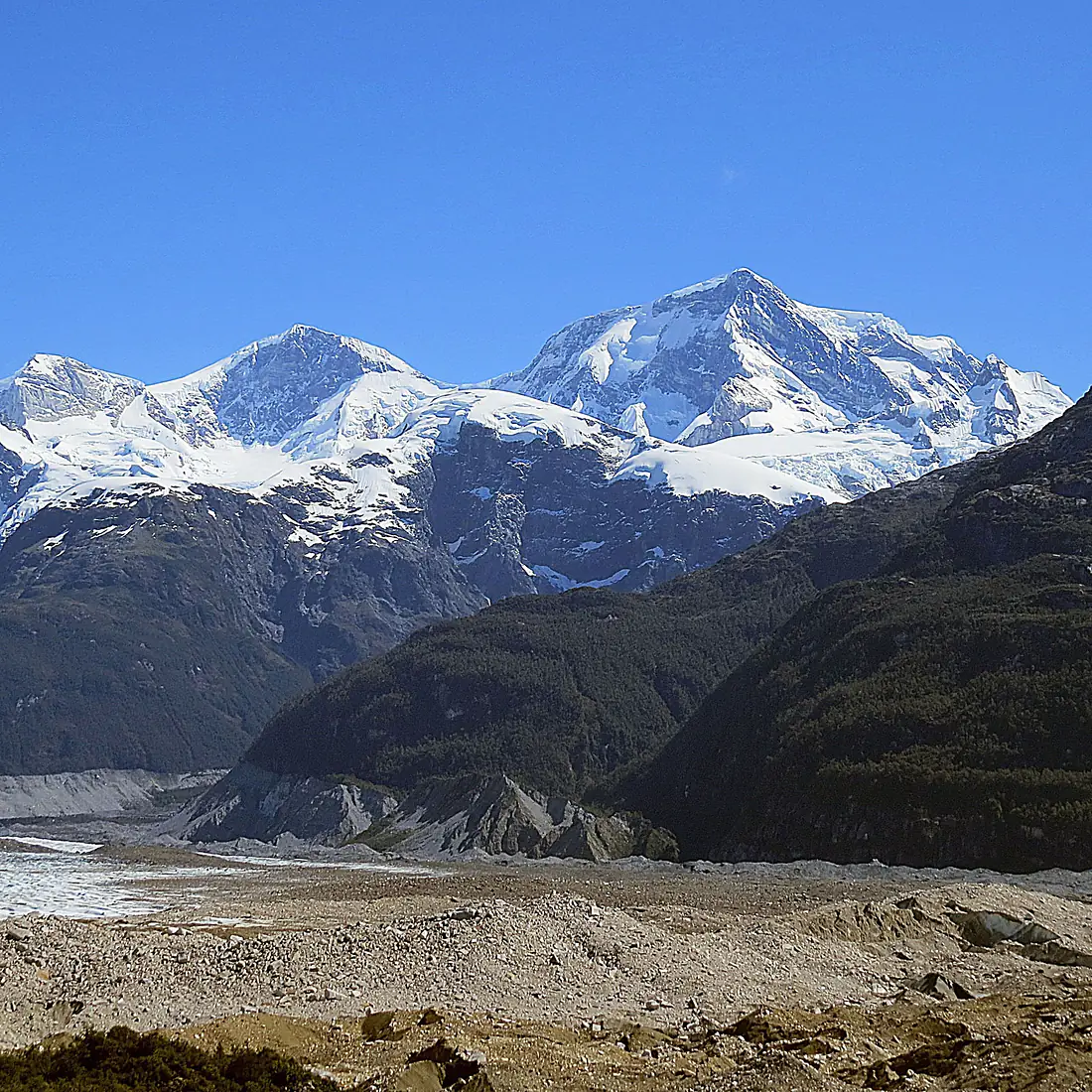 Monte San Valentin-- mas alto en Patagonia. (25516253955)