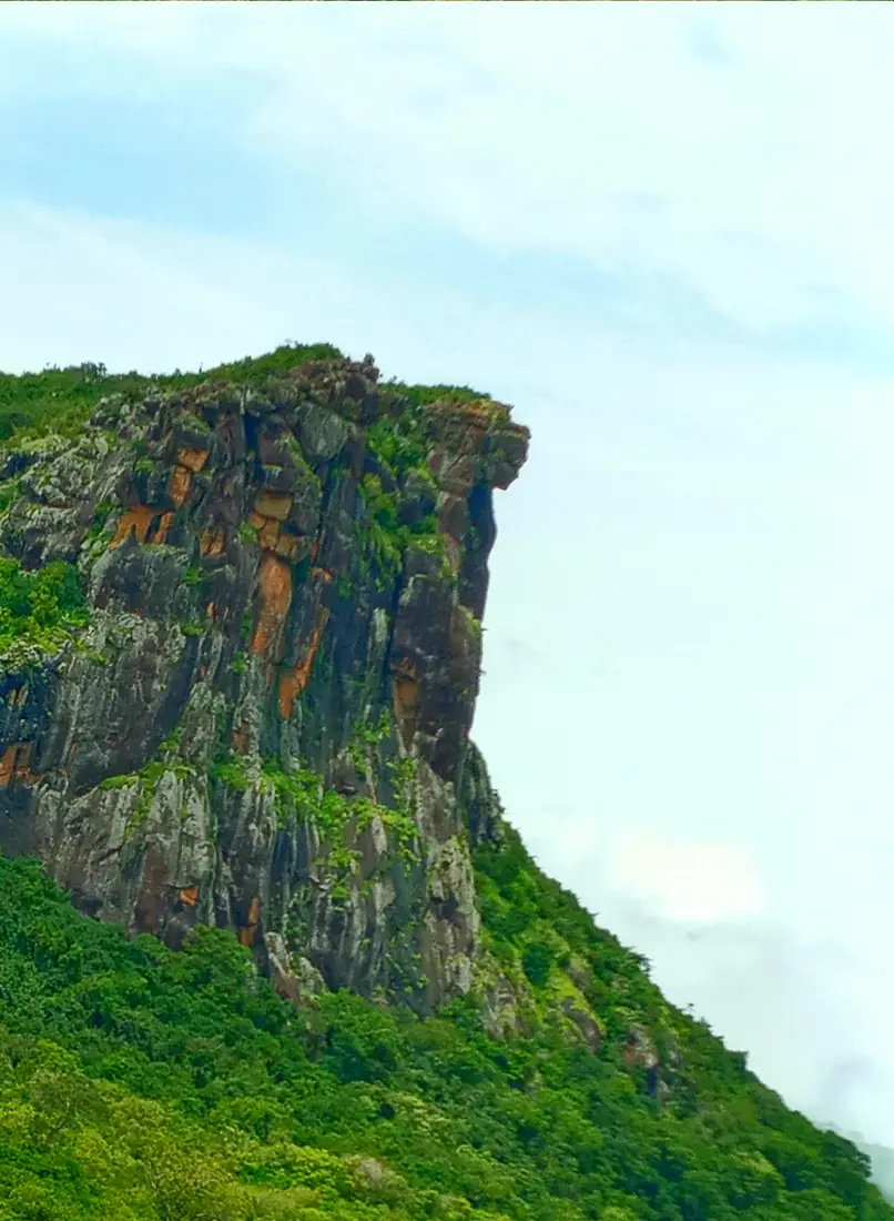 La Dame de Mali sur le mont loura
