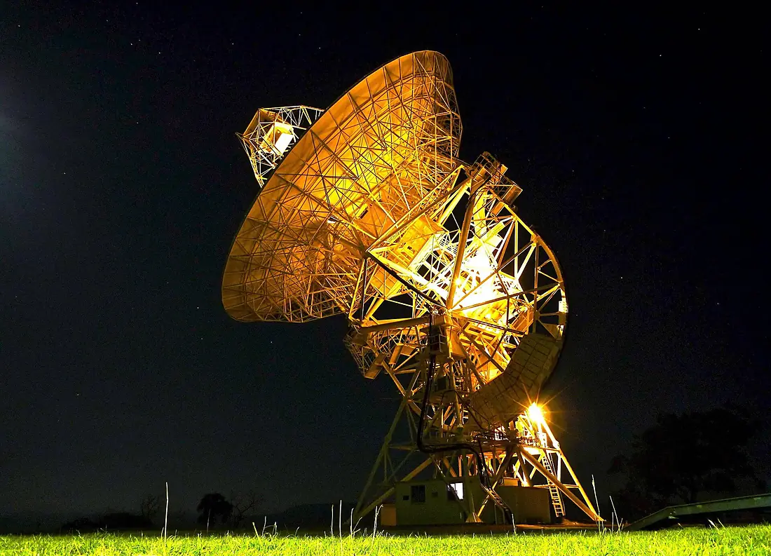 Mt Pleasant radio telescope night