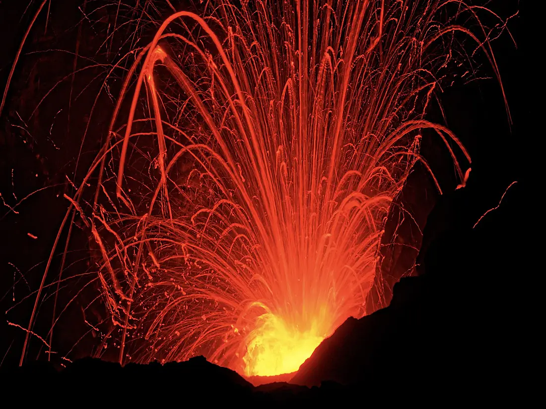 Lava trails at Mount Yasur Volcano, Tanna, Vanuatu (49181693888)
