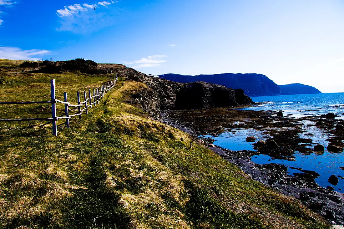 Cliff side (3599712013)