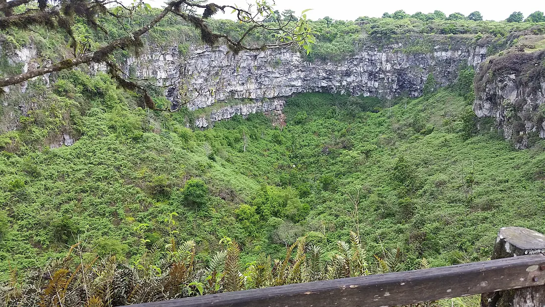 Los Gemelos, Isla Santa Cruz, Galapagos Islands