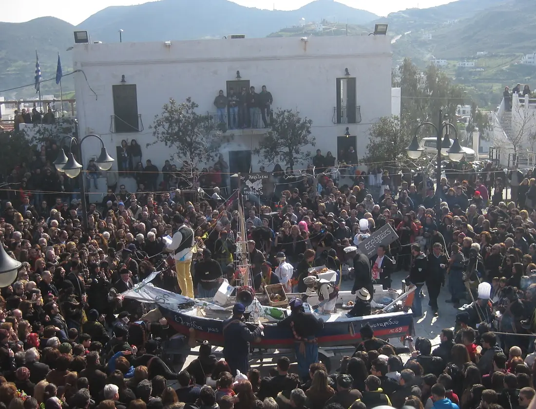 Skyros - 2013-03 - Carnaval place centrale (dimanche)