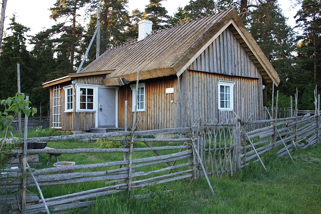 Metsänvartijanmökki1